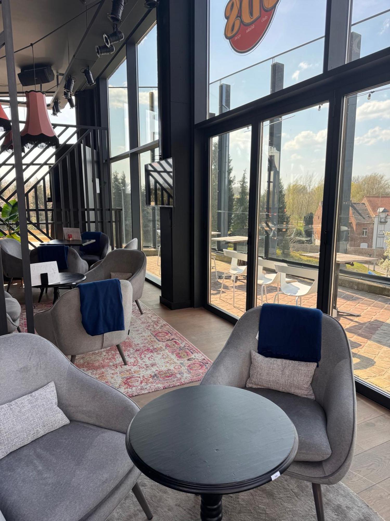 Hotel Stayen Sint-Truiden Bagian luar foto